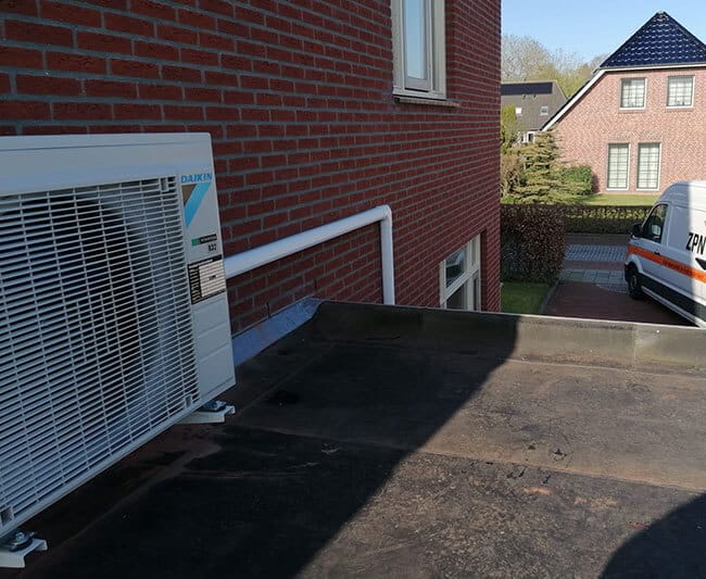 Daikin airco buitenunit door ZPN Daikin airco buitenunit door ZPN