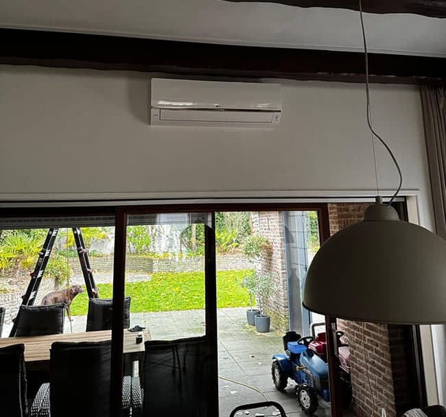 LG airconditioning binnenunit aan muur LG airconditioning binnenunit aan muur