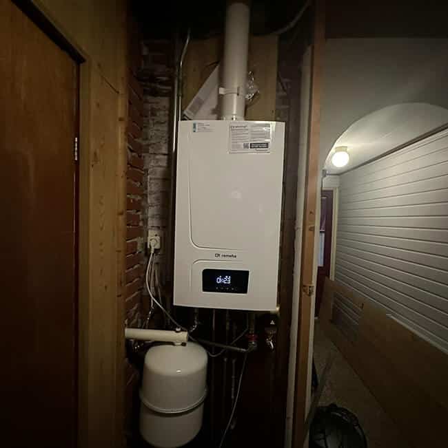 Cv-ketel aan de muur door installatiebedrijf in Drenthe Cv-ketel aan de muur door installatiebedrijf in Drenthe