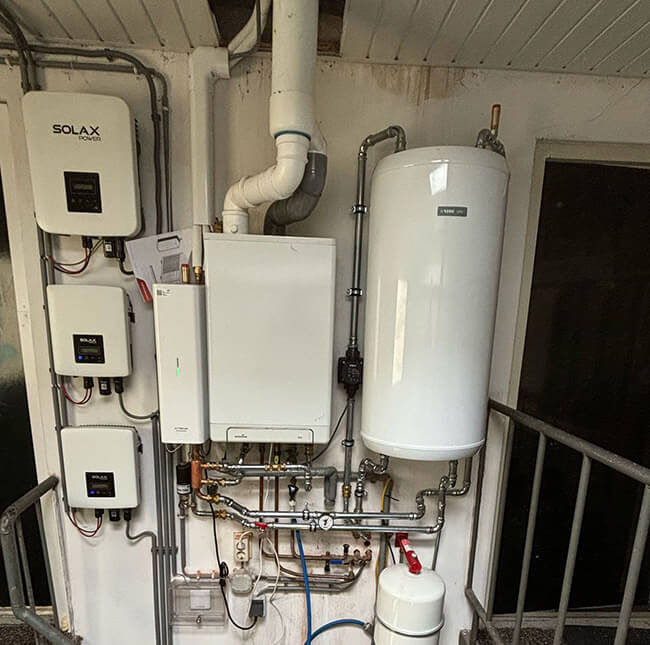 Hybride-warmtepomp en warmtepompboiler met omvormers Hybride-warmtepomp en warmtepompboiler met omvormers