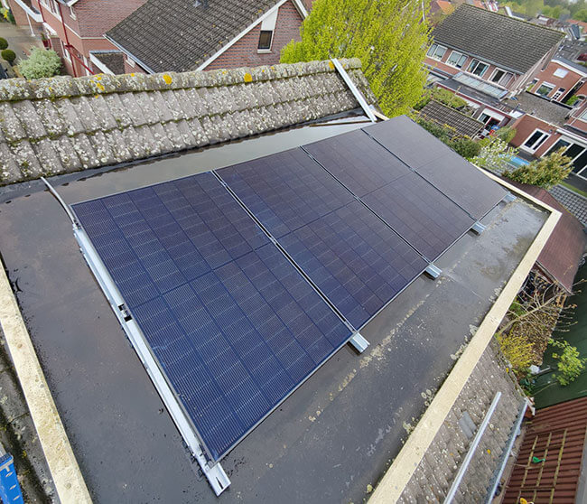 Zonnepanelen in Hardenberg op plat dak met subsidie Zonnepanelen in Hardenberg op plat dak met subsidie