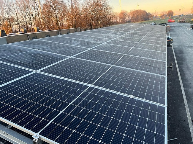 Zonnepanelen geïnstalleerd door vakspecialisten Zonnepanelen geïnstalleerd door vakspecialisten
