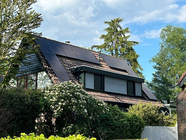 Vrijstaande woning met zonne-energie systeem met subsidie Vrijstaande woning met zonne-energie systeem met subsidie