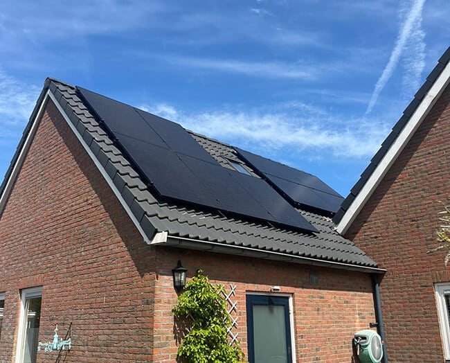 Zonne-energie systeem op aanbouw met subsidie Zonne-energie systeem op aanbouw met subsidie