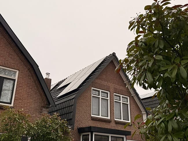 Zonnestroom systeem door regionale specialist in zonne-energie Zonnestroom systeem door regionale specialist in zonne-energie